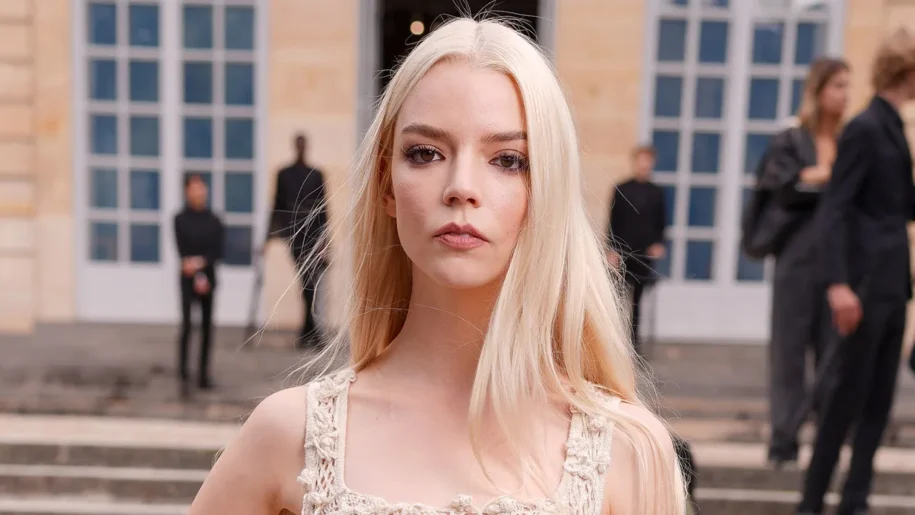 Anya Taylor-Joy’s Gold Nails That Are Perfect for Parties